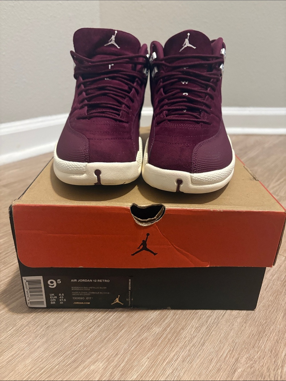 AIR JORDAN 12 RETRO 9.5 - Picture 2 of 4